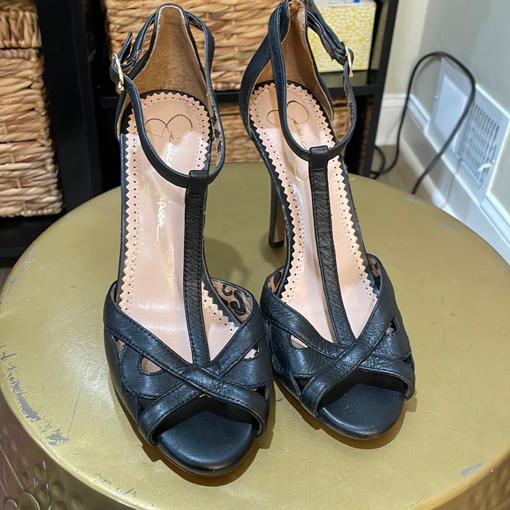Black Jessica Simpson Sandal. Never worn. Size 8.5